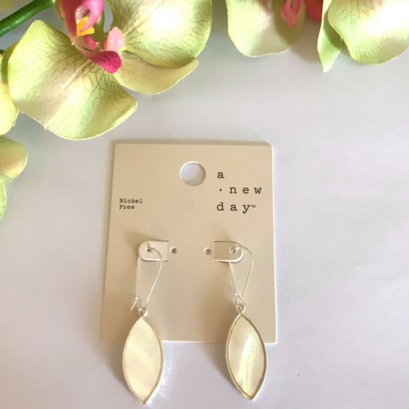 Genuine Mother of Pearl White Drop Earrings - Picture 4 of 4